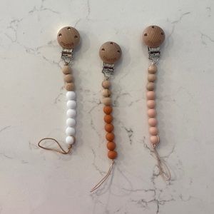 Pacifier Clips